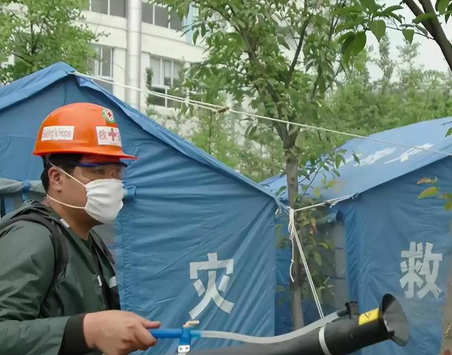 真人娱乐-“最会玩”的夫妻：卖光北京家产周游世界8年后回家发现竟赚2亿(图5)